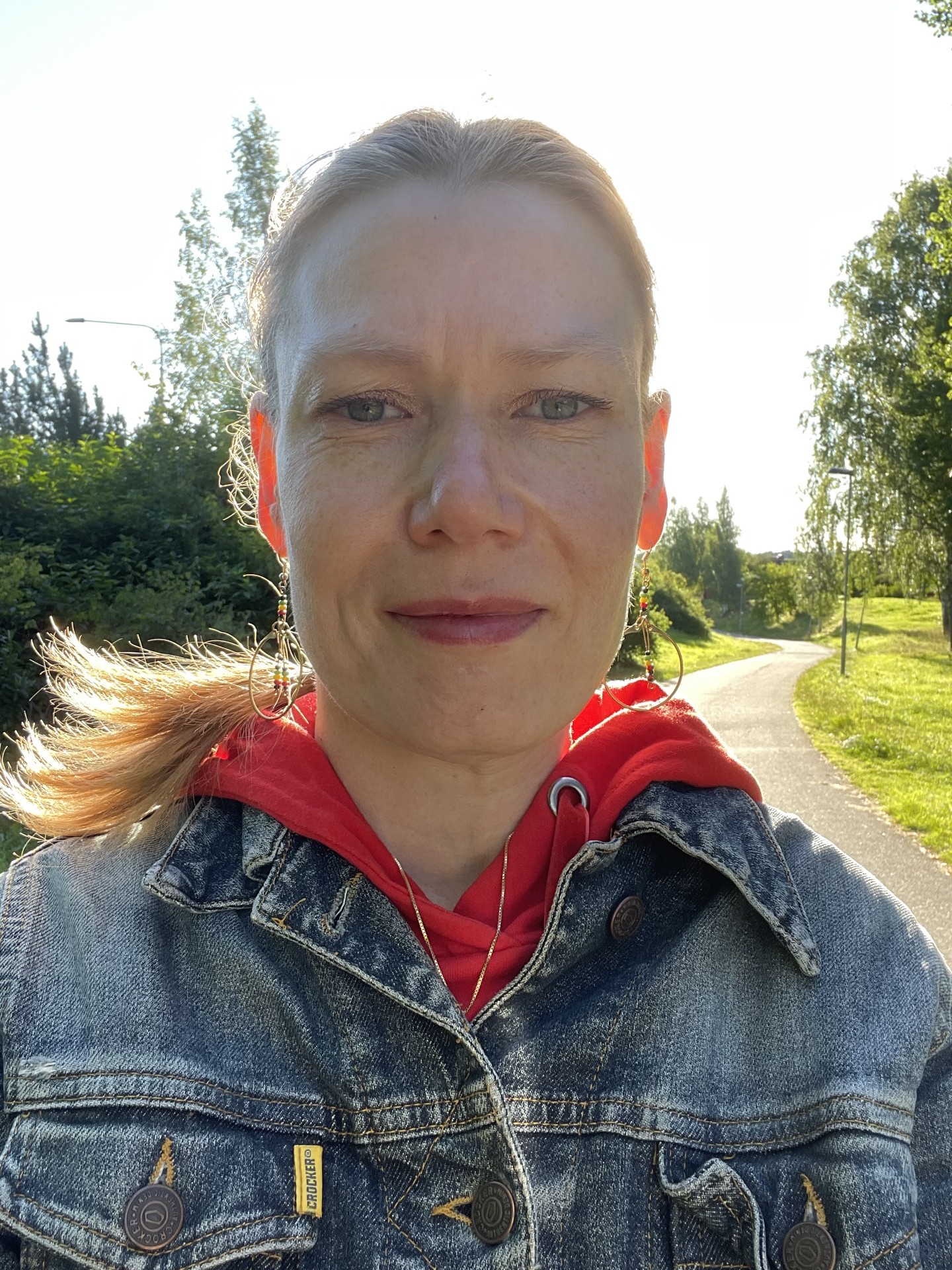 Veckans tema: Selfies i olika ljus med mera.